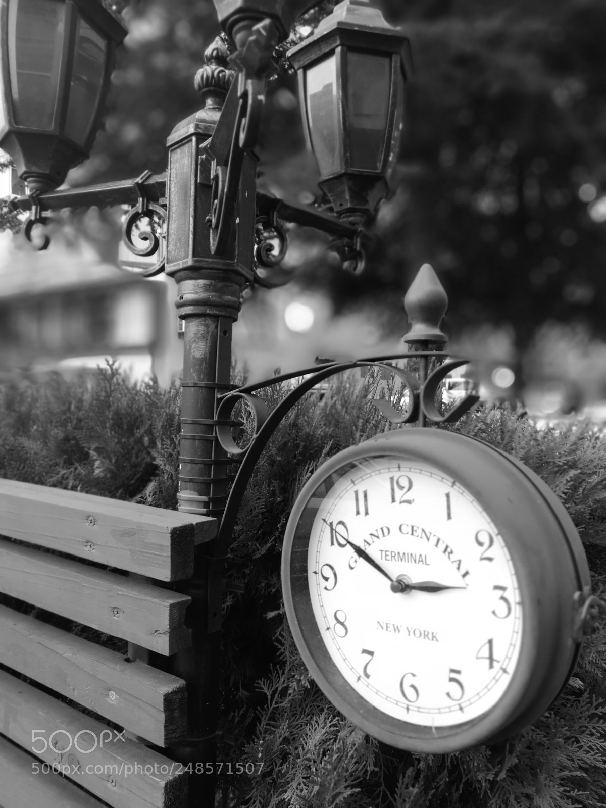 HUAWEI P10 Plus sample photo. Old train station clock photography