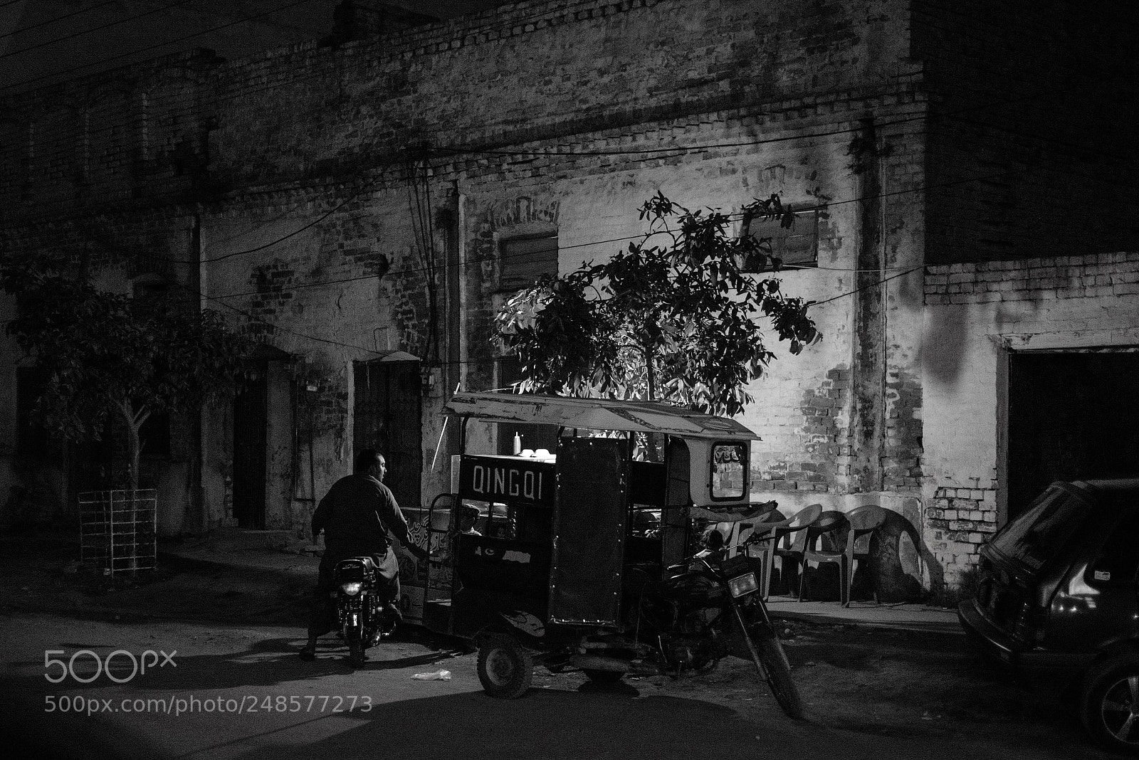 Nikon D610 sample photo. Street at night photography