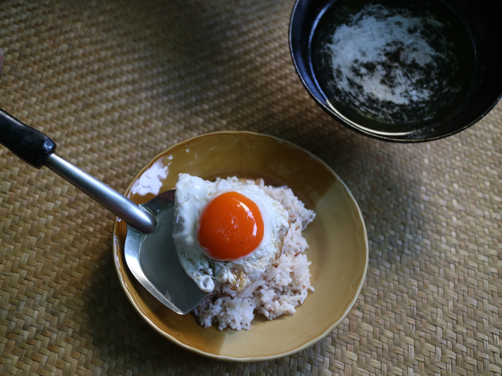 Canon EOS M3 + Canon EF-M 22mm F2 STM sample photo. Egg photography