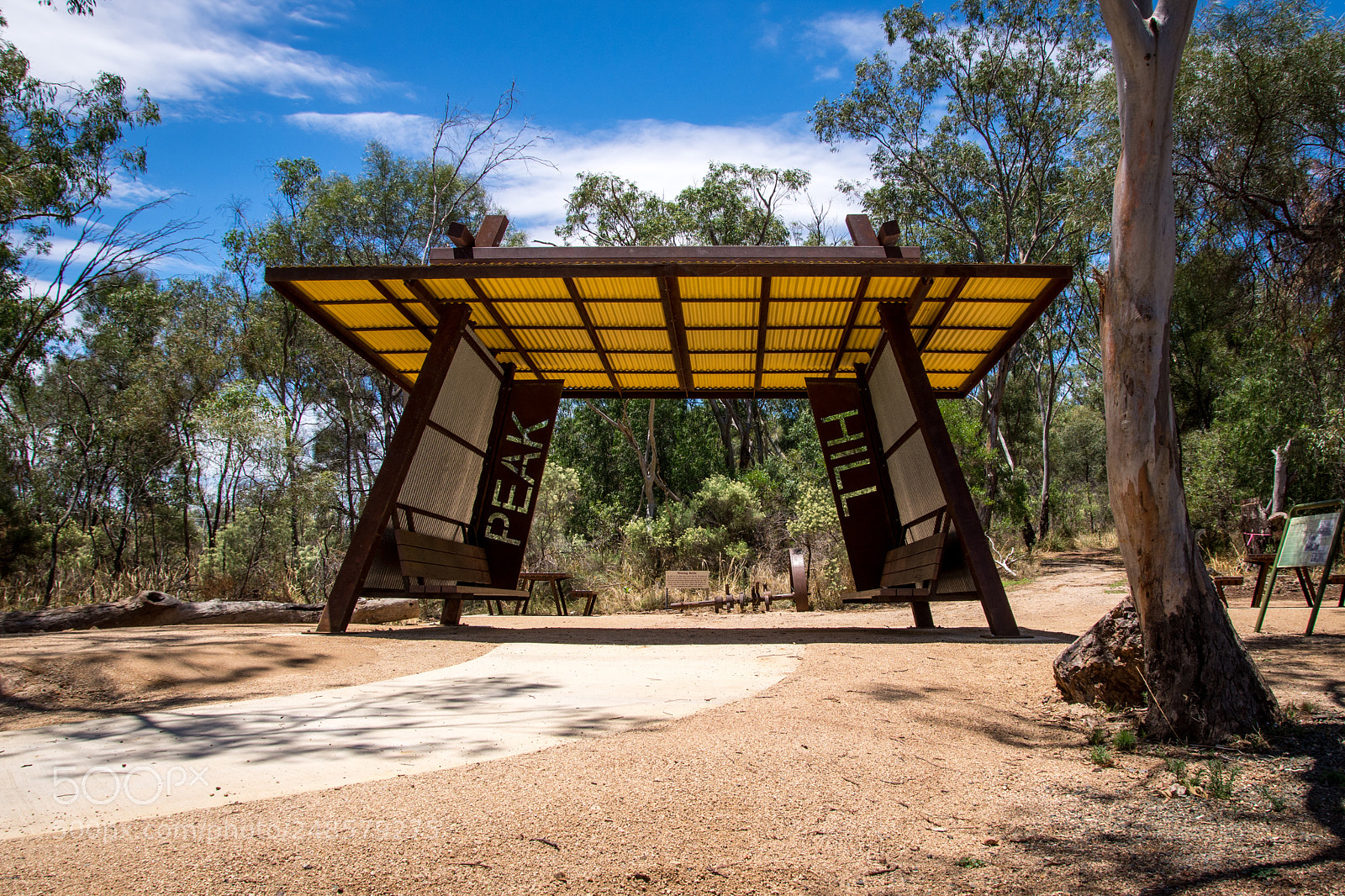 Nikon D7200 sample photo. Not a bus stop photography