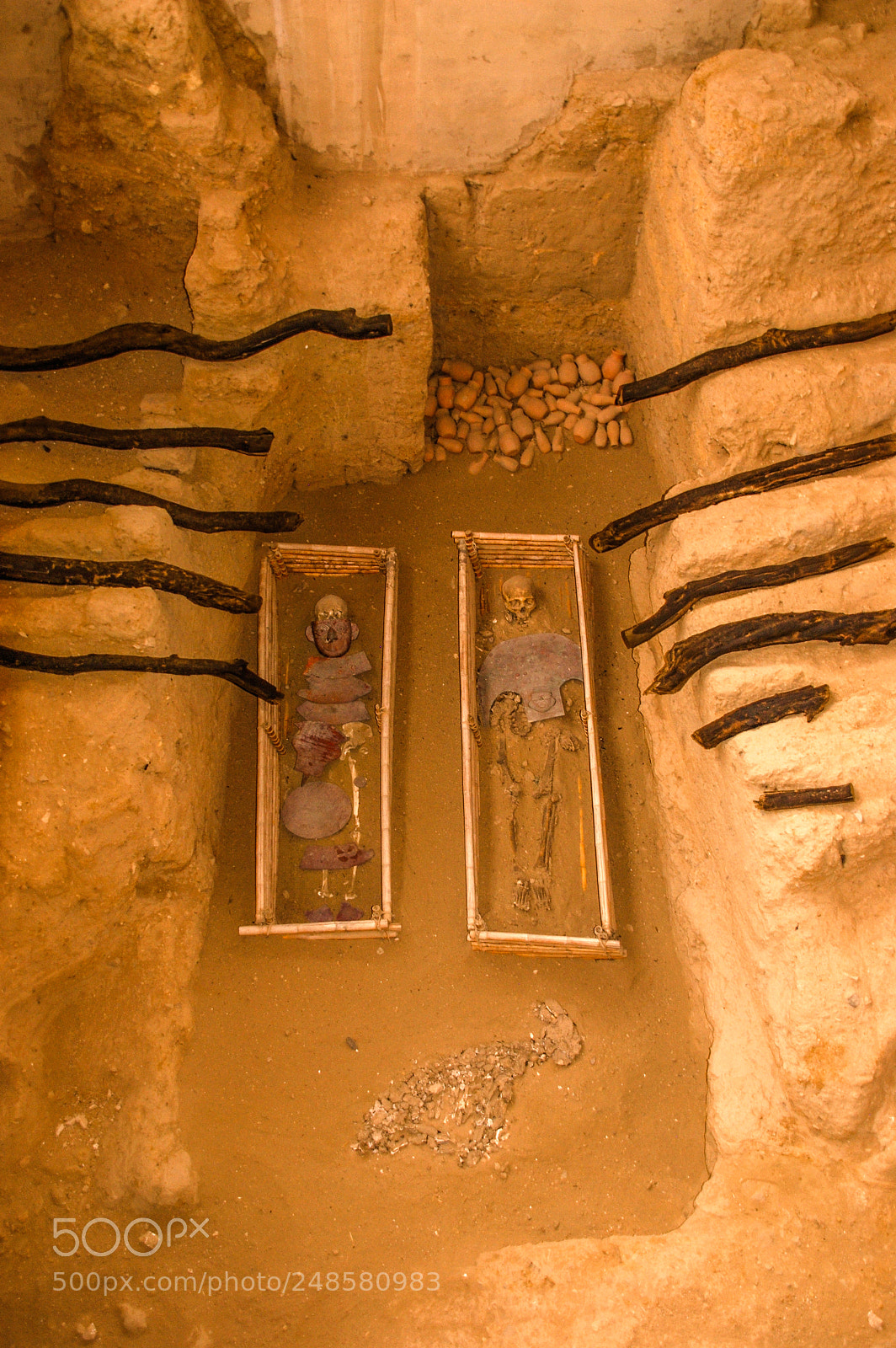 Nikon D80 sample photo. Ancient grave photography
