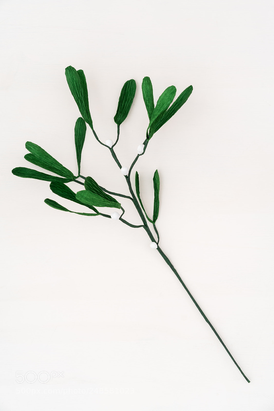 Sony a7R III sample photo. Single crepe paper mistletoe photography
