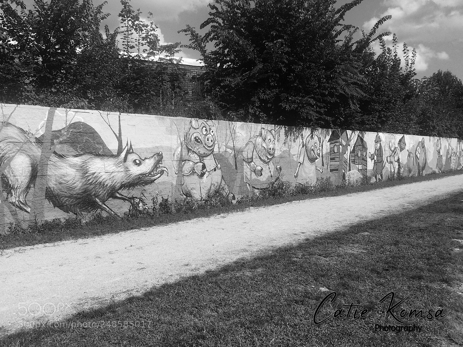 Apple iPhone 5s sample photo. Mother goose land wall photography
