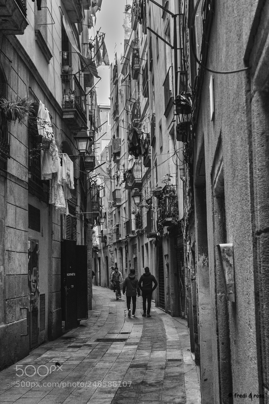Panasonic Lumix DMC-LX10 (Lumix DMC-LX15) sample photo. Pel carrer photography