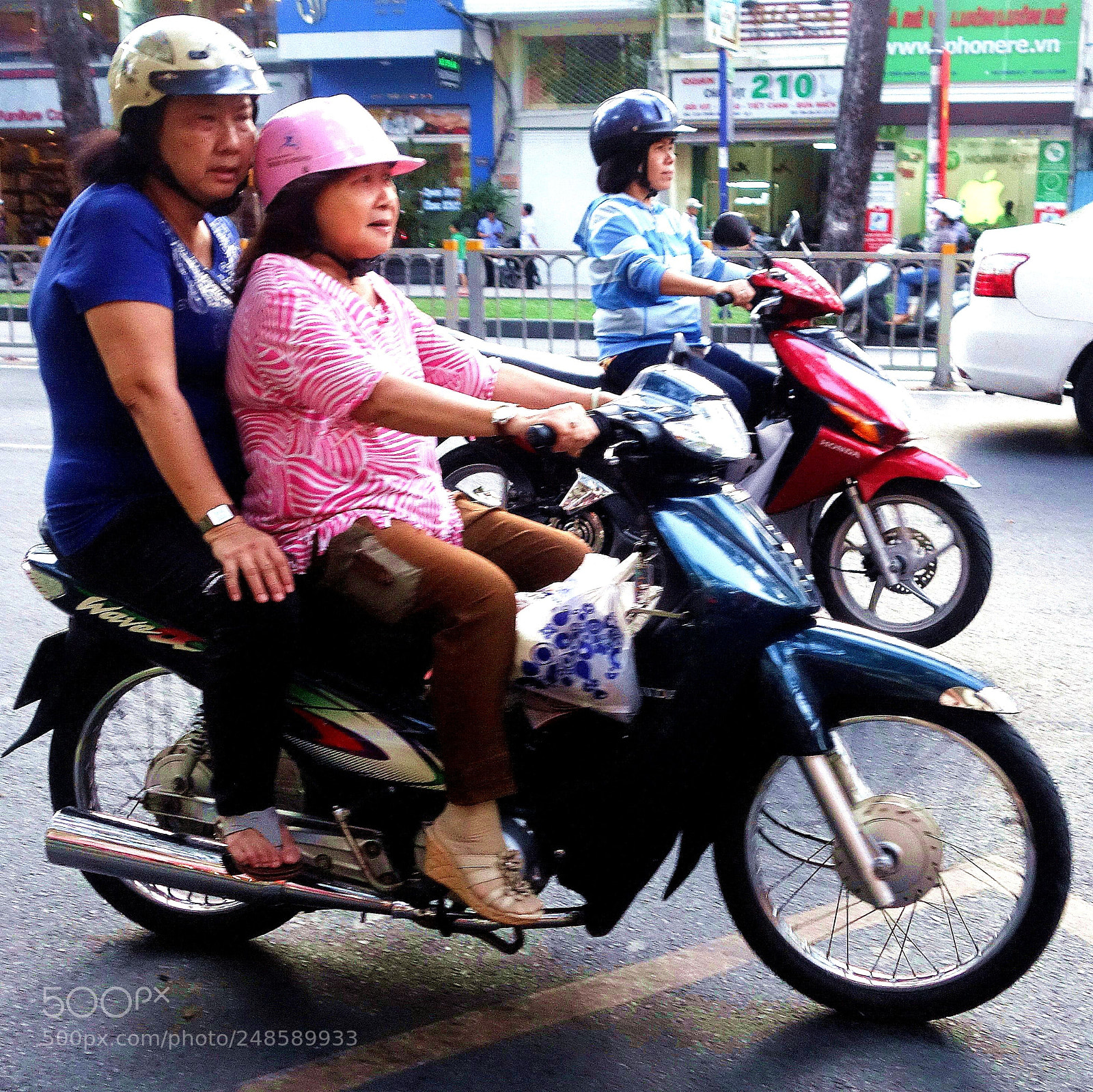 Sony Cyber-shot DSC-RX100 II sample photo. Mekong lot () photography