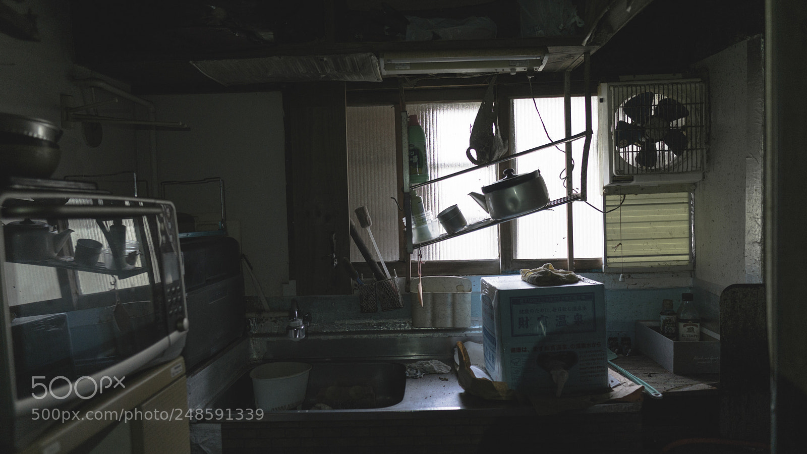 Sony a5100 sample photo. A kitchen at a photography