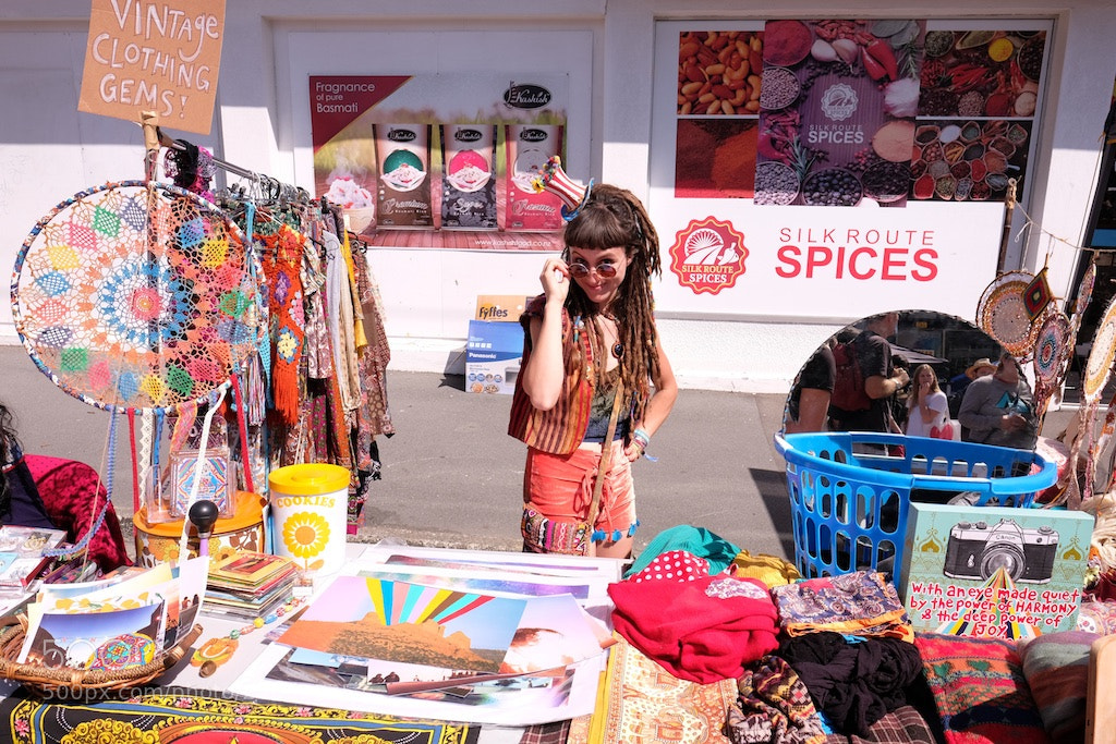 Fujifilm X-T2 sample photo. Hippy chick at stall photography