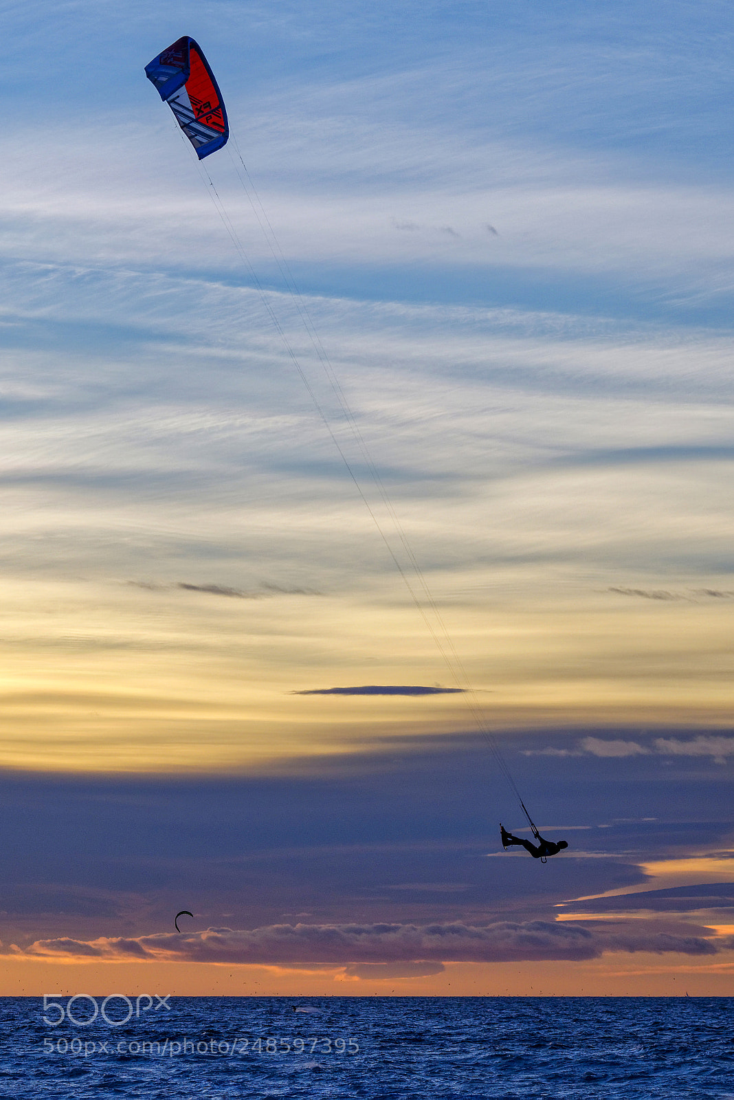 Nikon D800 sample photo. Kitesurfers at dusk # 14 photography