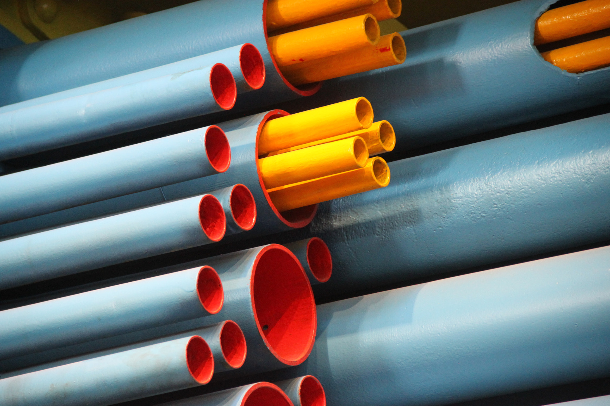 Canon EOS 500D (EOS Rebel T1i / EOS Kiss X3) sample photo. Colored pipes photography