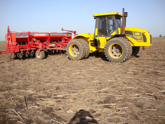 Sony Cyber-shot DSC-W230 sample photo. Tractor pauny y semb photography