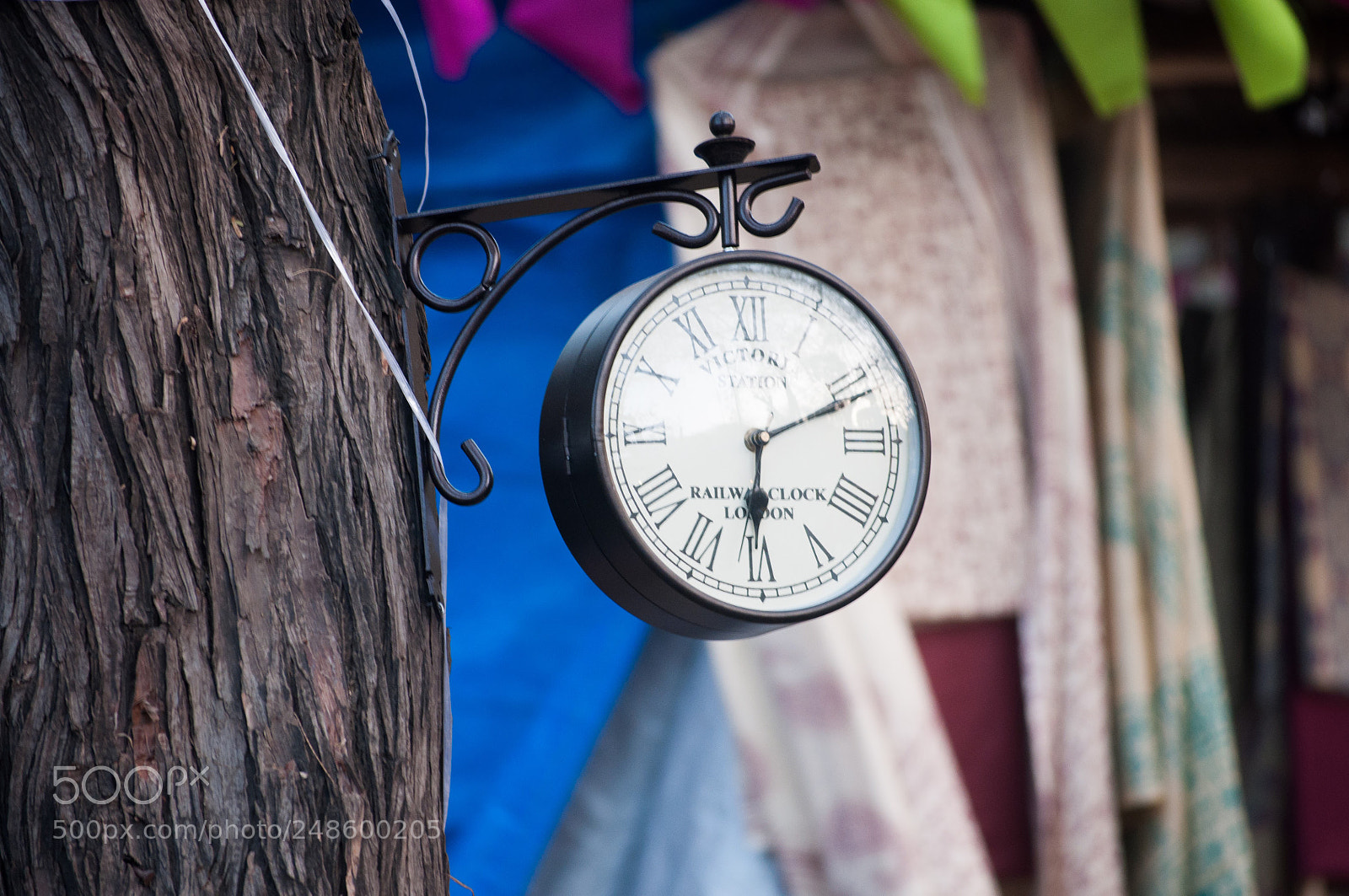 Nikon D90 sample photo. Tree clock photography