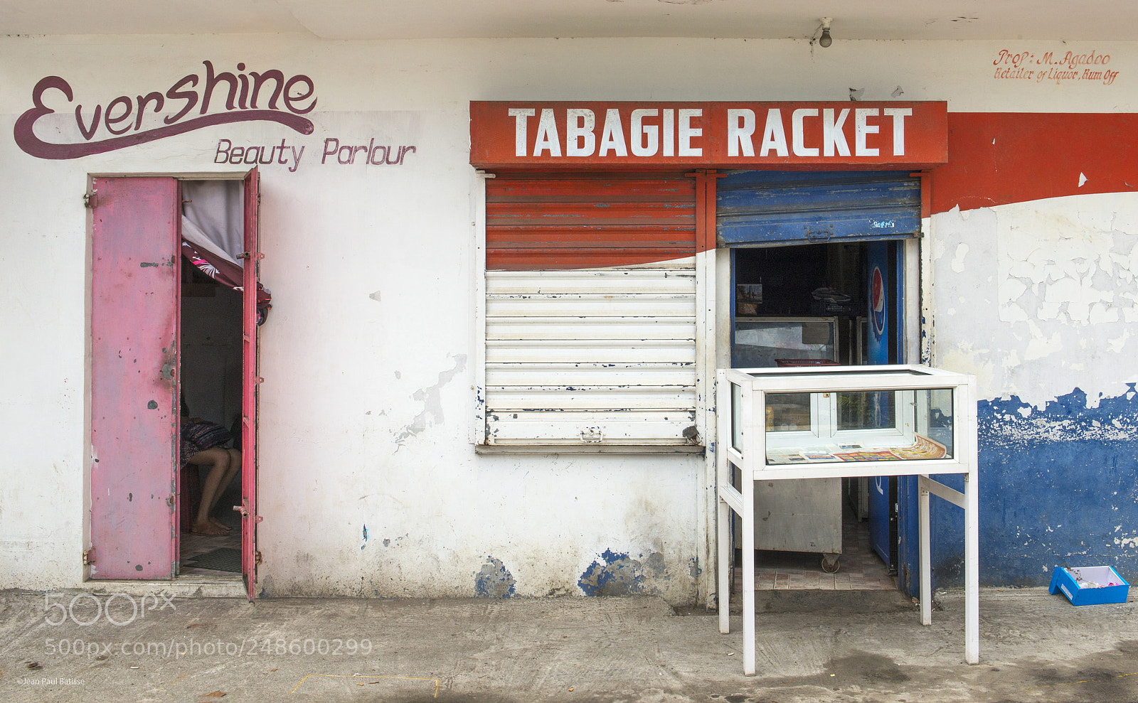 Nikon D800 sample photo. Tabagie racket photography