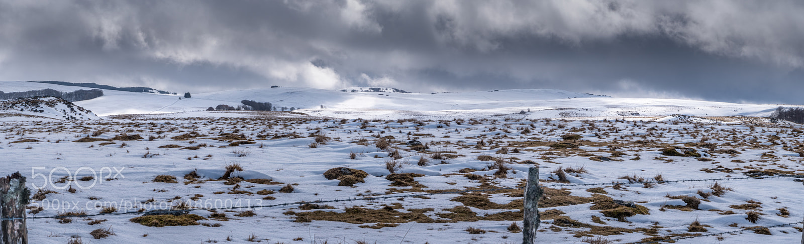 Panasonic Lumix DC-GH5 sample photo. Panorama sur l'aubrac photography