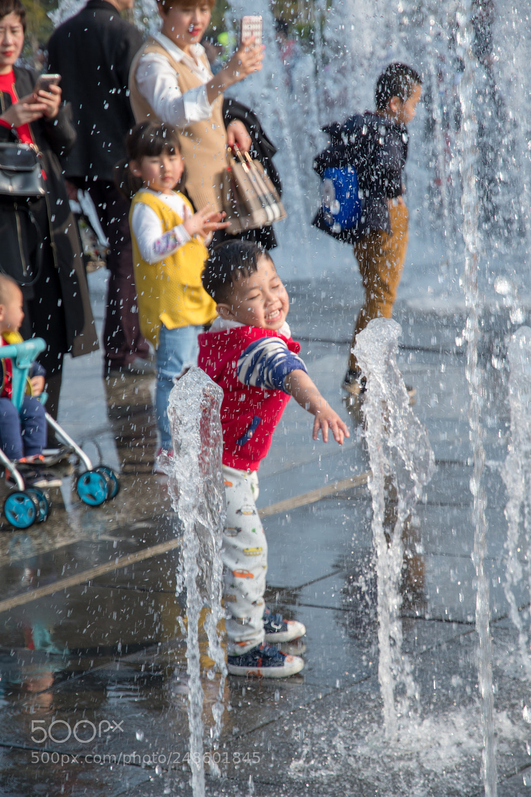 Nikon D500 sample photo. Kid playing with water photography