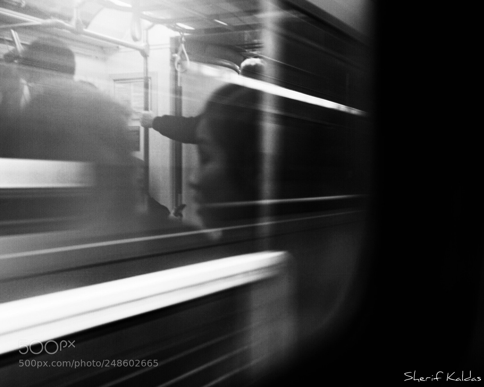 Canon EOS 750D (EOS Rebel T6i / EOS Kiss X8i) sample photo. On the subway photography