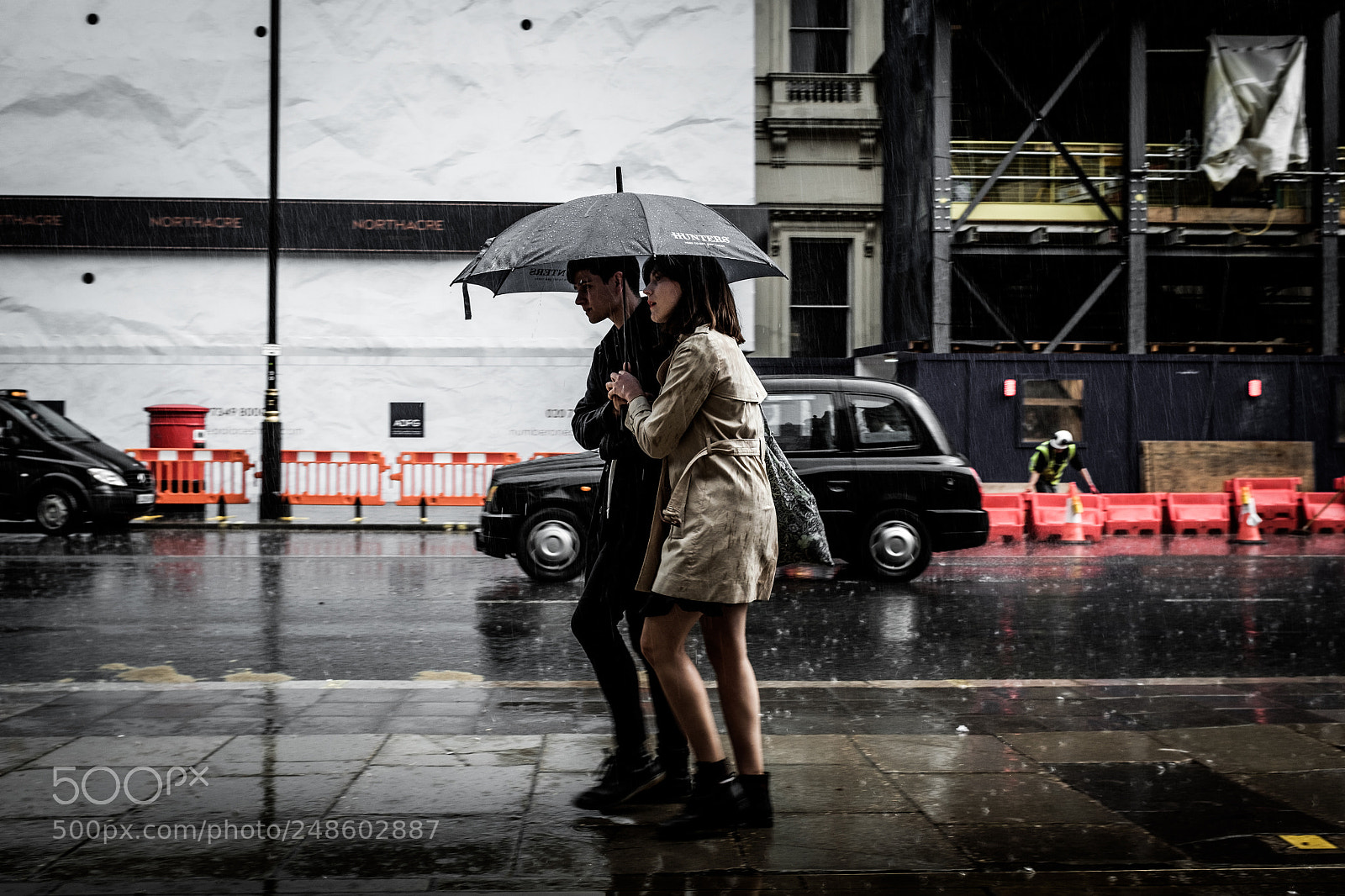 Fujifilm X100S sample photo. London in the rain photography