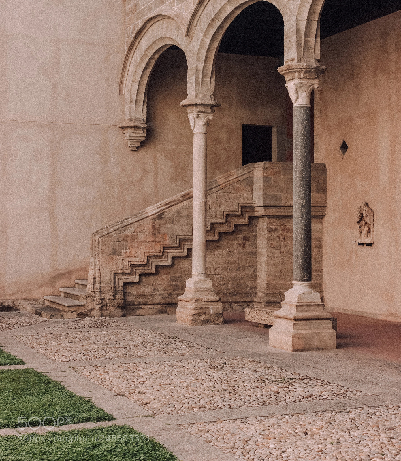Canon EOS 600D (Rebel EOS T3i / EOS Kiss X5) sample photo. Sicile palermo palazzo abatellis photography