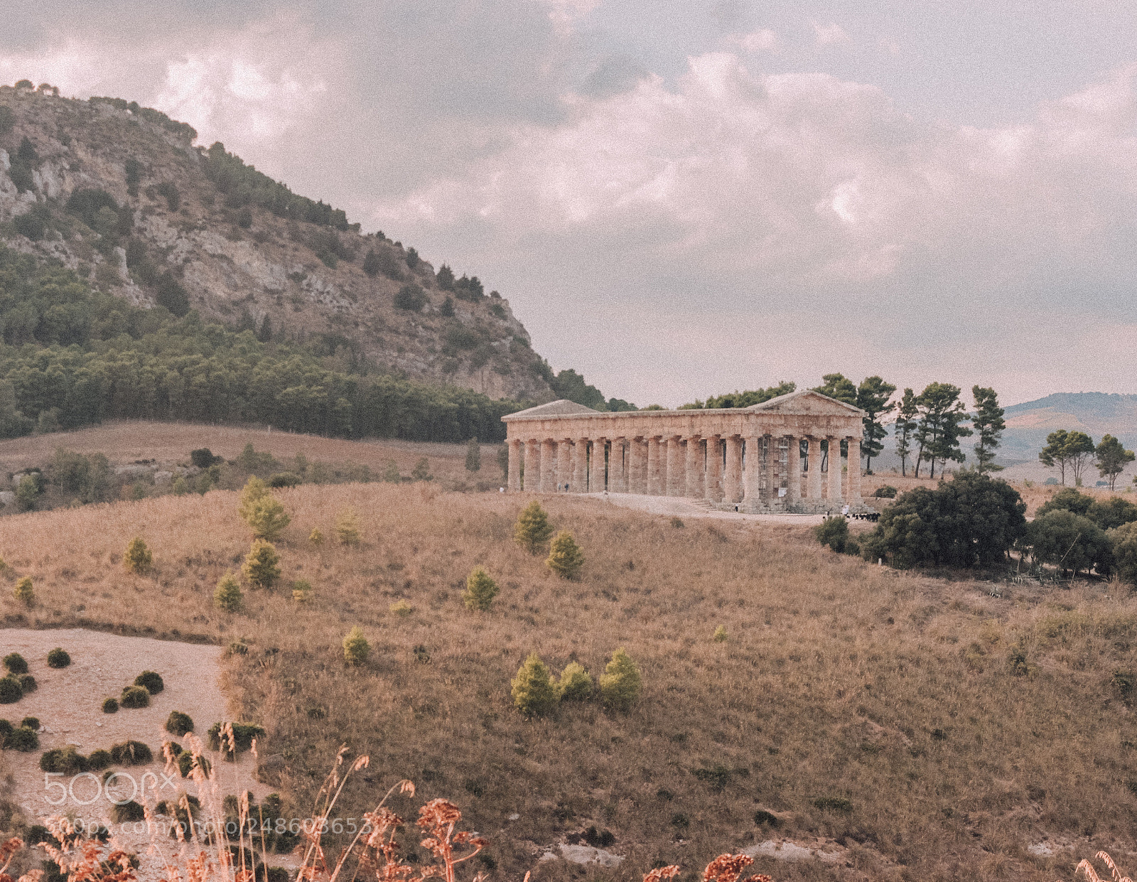 Canon EOS 600D (Rebel EOS T3i / EOS Kiss X5) sample photo. Sicile segesta photography