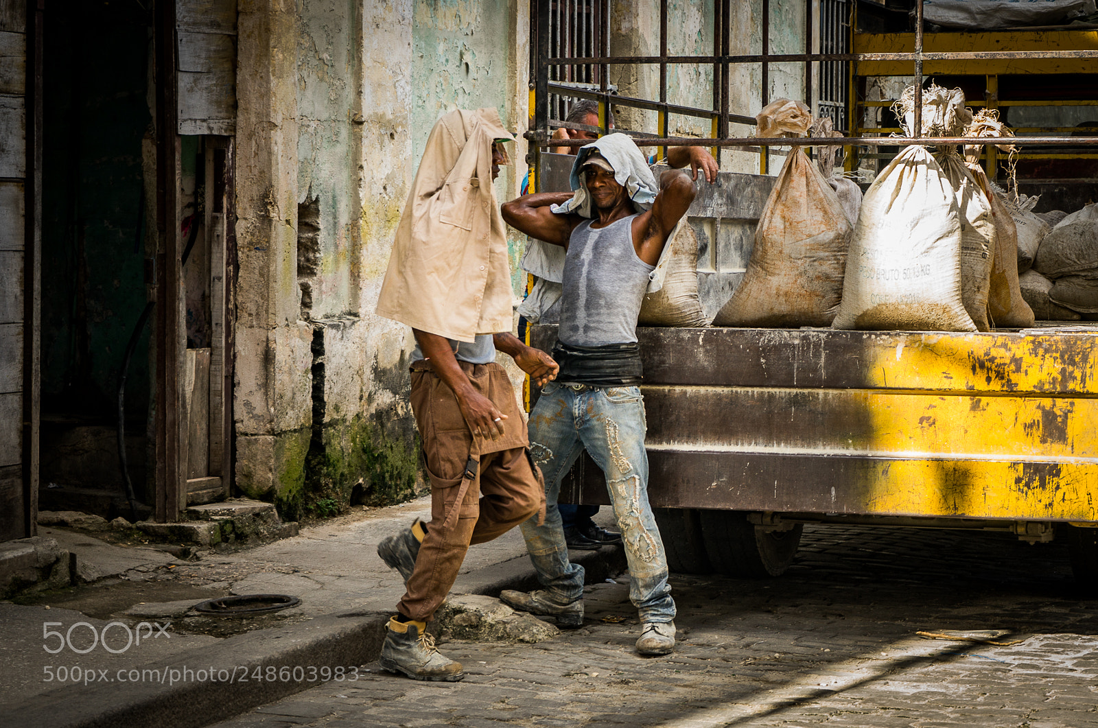 Sony a7 sample photo. Builders photography