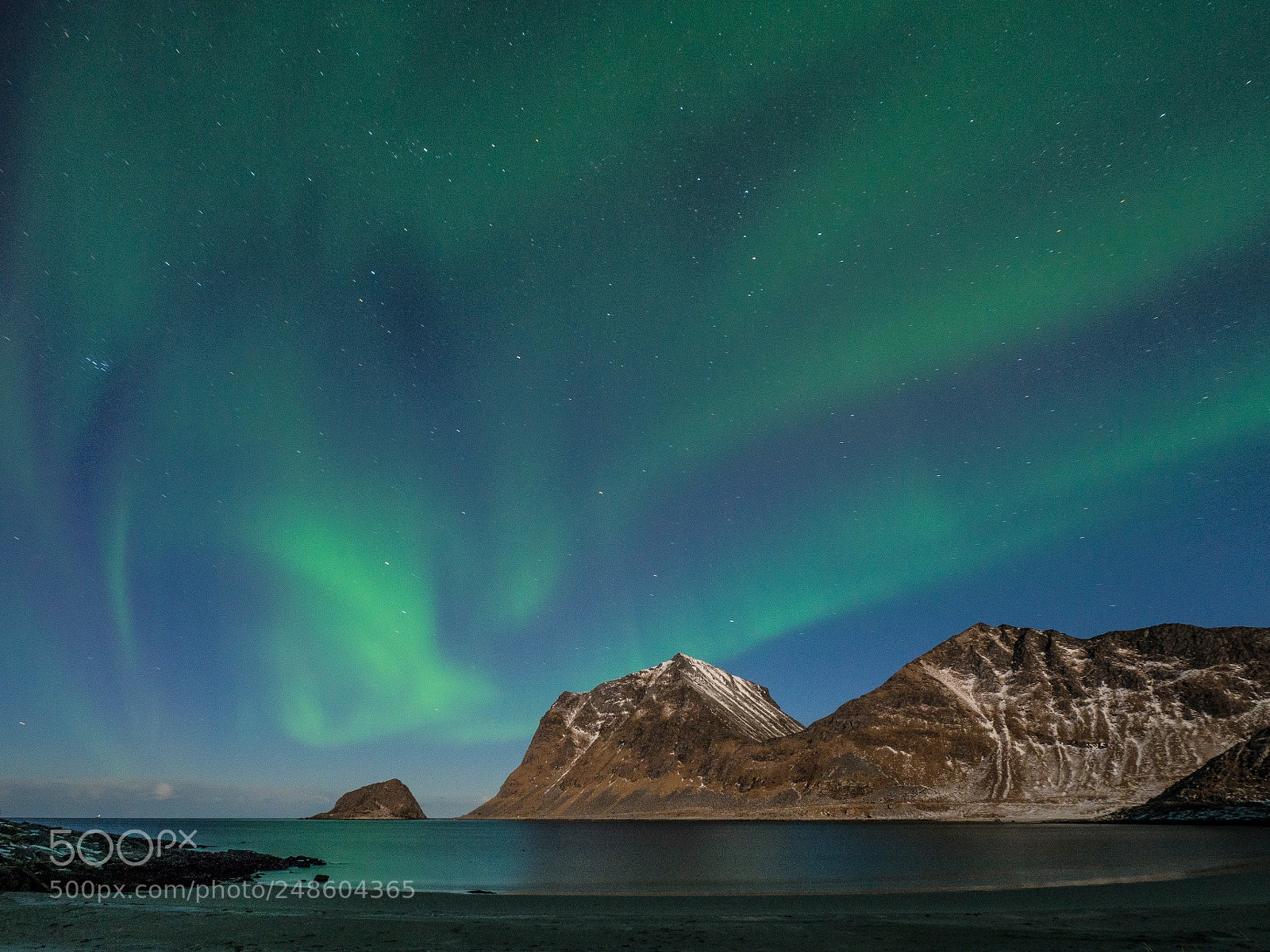 Olympus OM-D E-M10 sample photo. Hauckland beach, northern lights photography