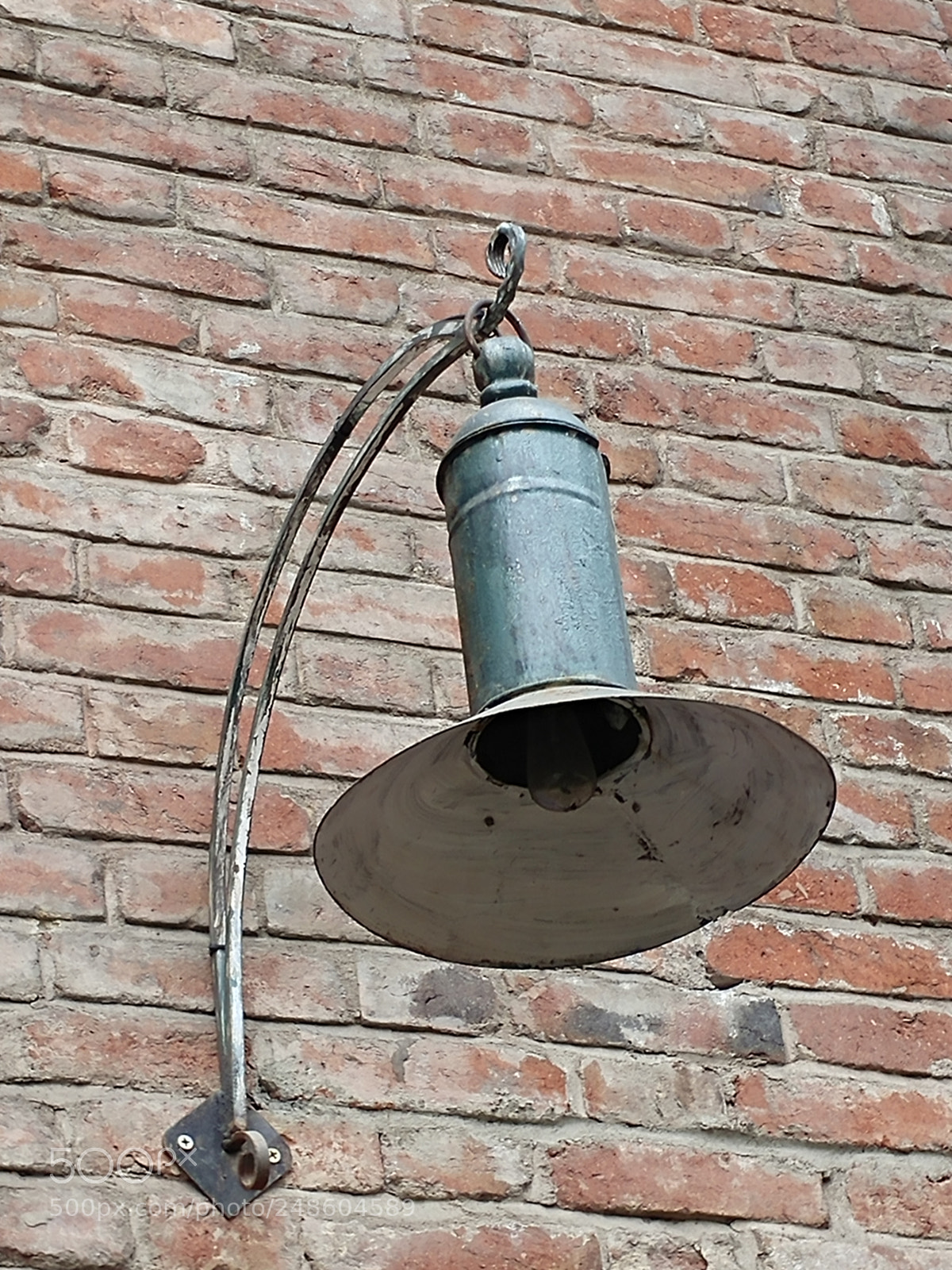 LG V20 sample photo. Lamp photography