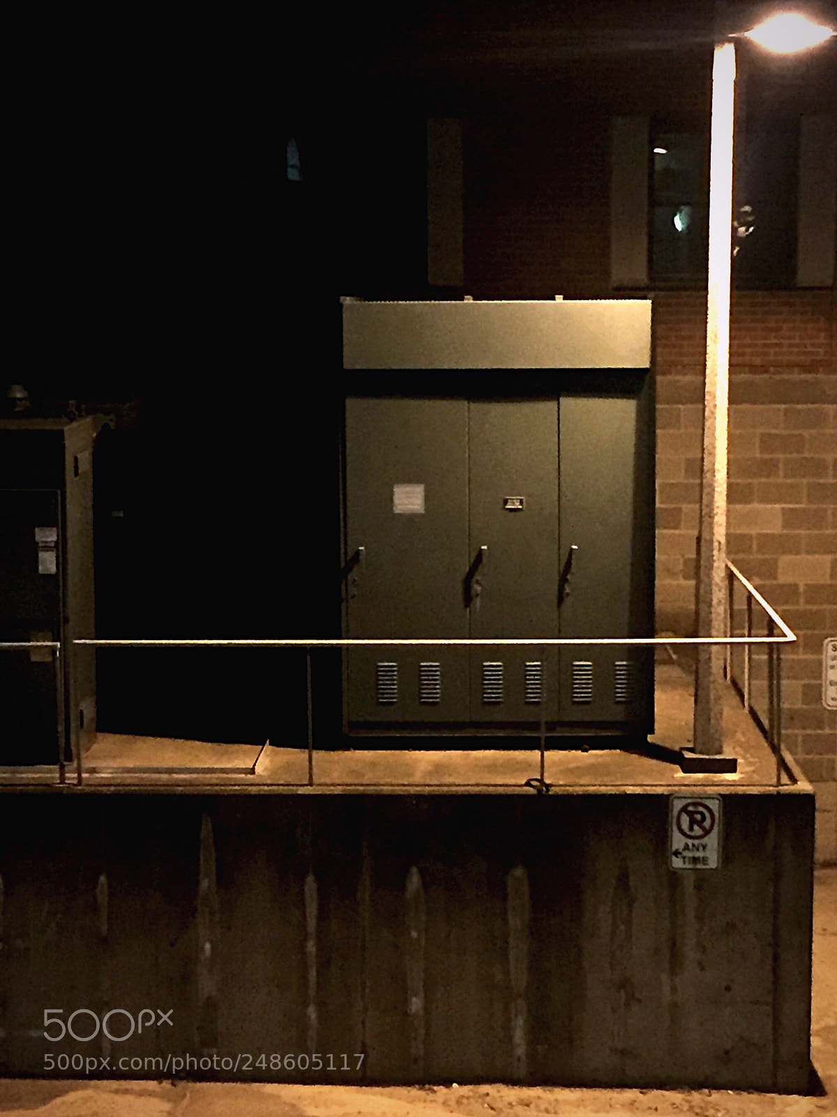 Apple iPhone 6 sample photo. Just a transformer. p photography