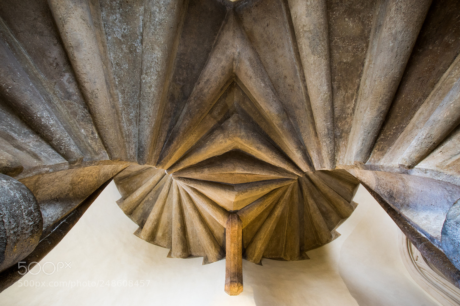 Sony ILCA-77M2 sample photo. Doppelwendeltreppe photography