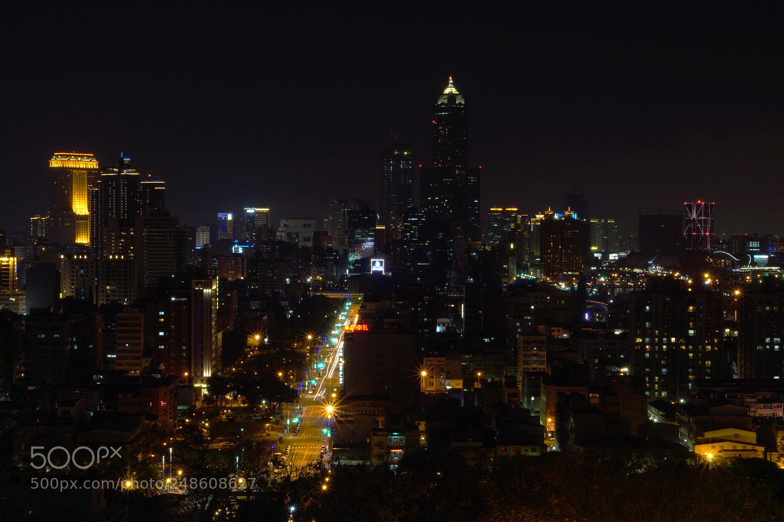 Sony DT 16-50mm F2.8 SSM sample photo. City lights up photography
