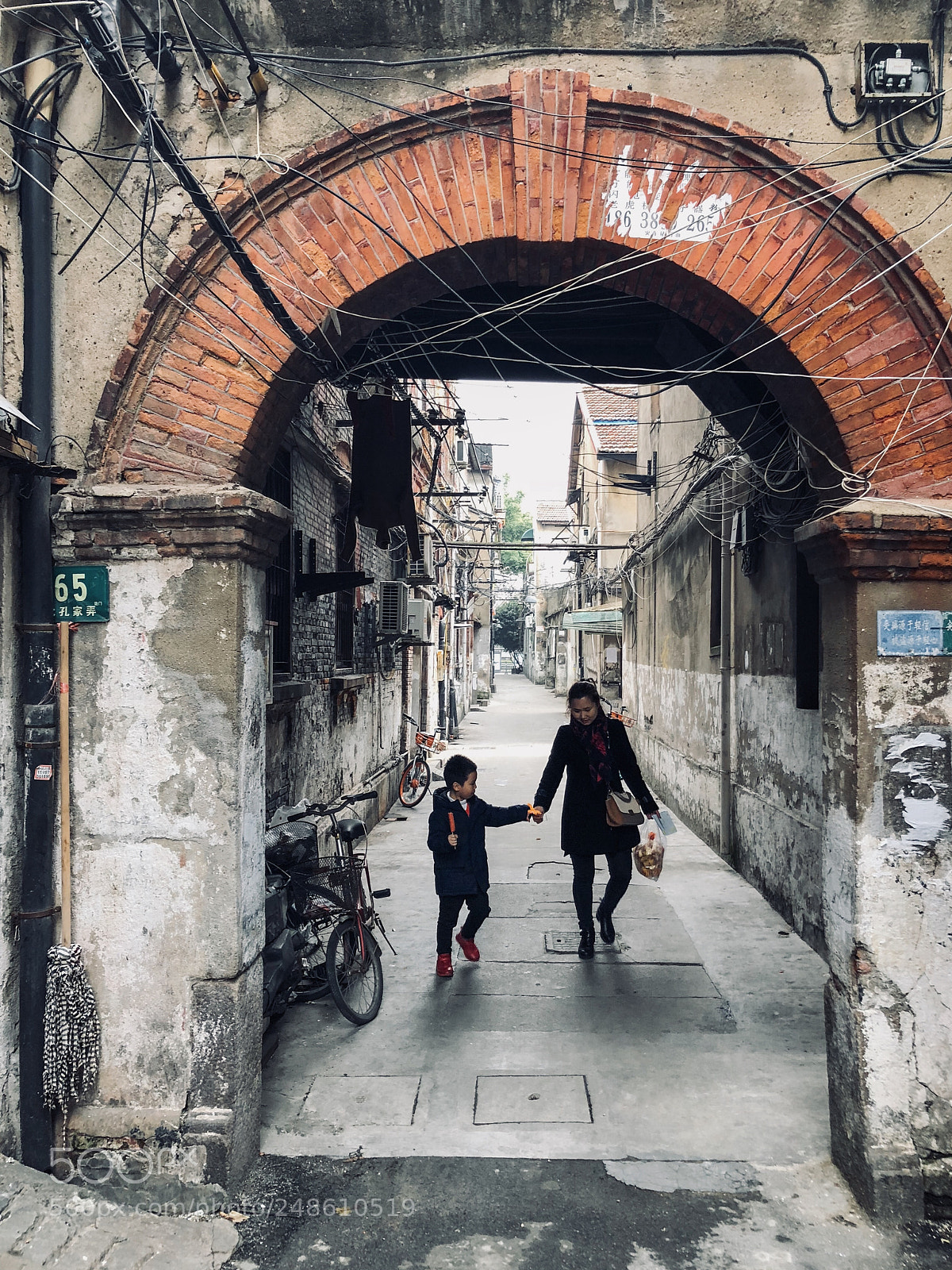 Apple iPhone 8 Plus sample photo. Old lane 老巷 photography