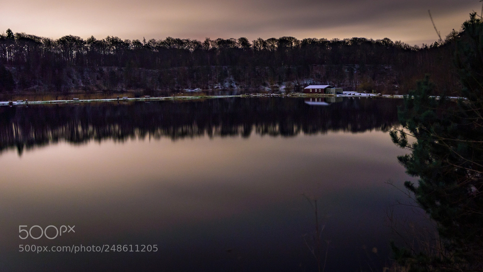 Sony SLT-A55 (SLT-A55V) sample photo. Night cabin photography