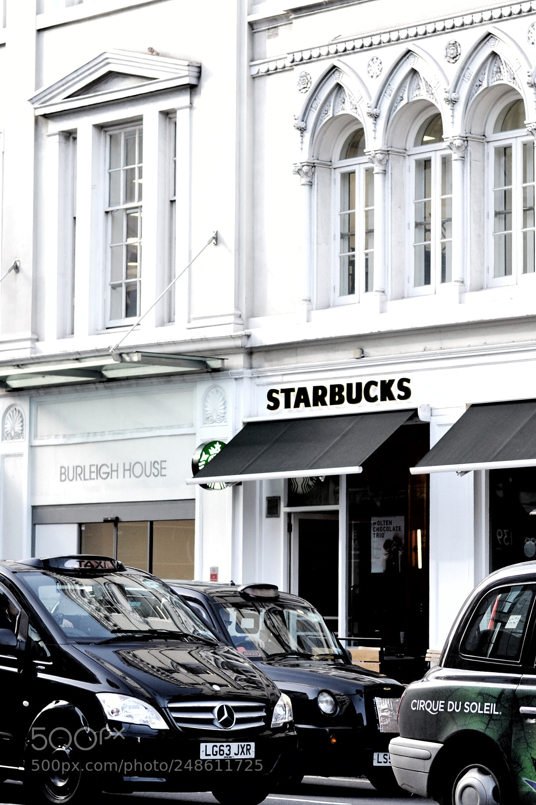 Nikon D3100 sample photo. Starbucks london photography