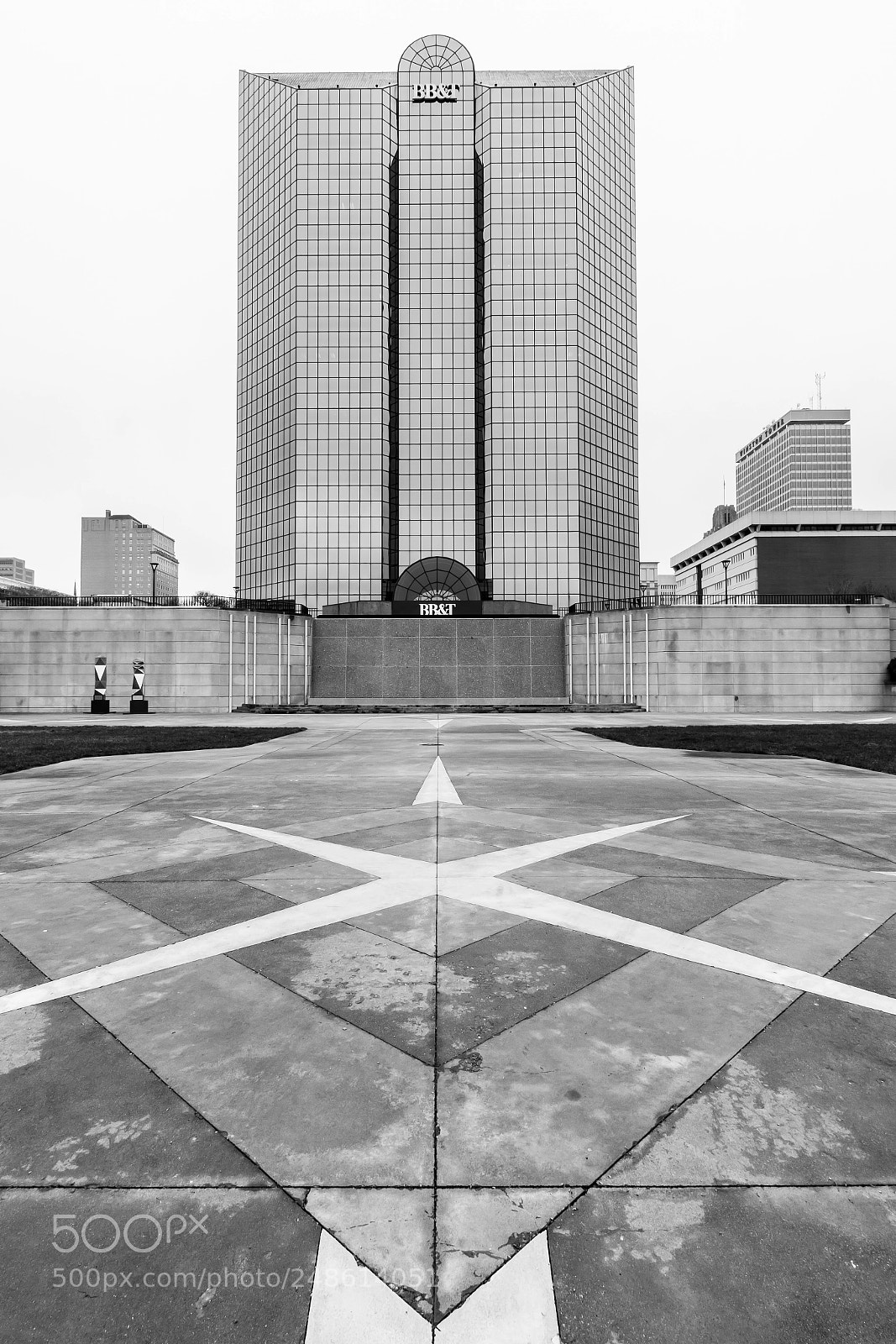 Canon EOS 7D Mark II sample photo. Corpening plaza photography
