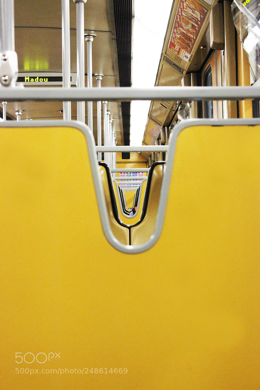 Canon EOS 600D (Rebel EOS T3i / EOS Kiss X5) sample photo. Metro brussels photography
