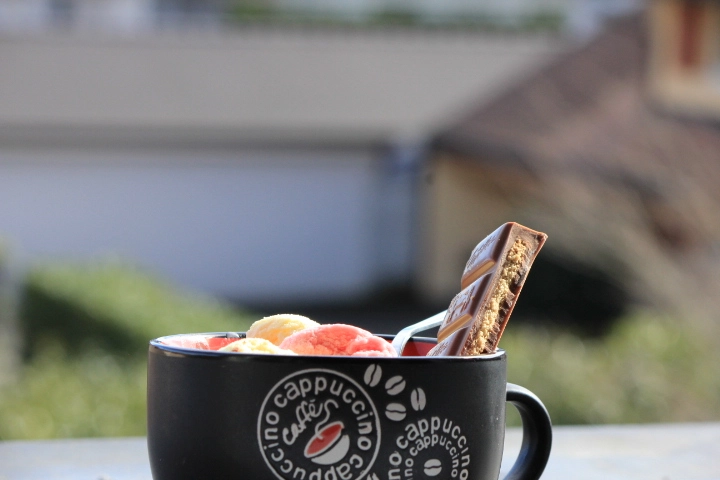 Canon EF-S 55-250mm F4-5.6 IS II sample photo. Cup icecreamy photography