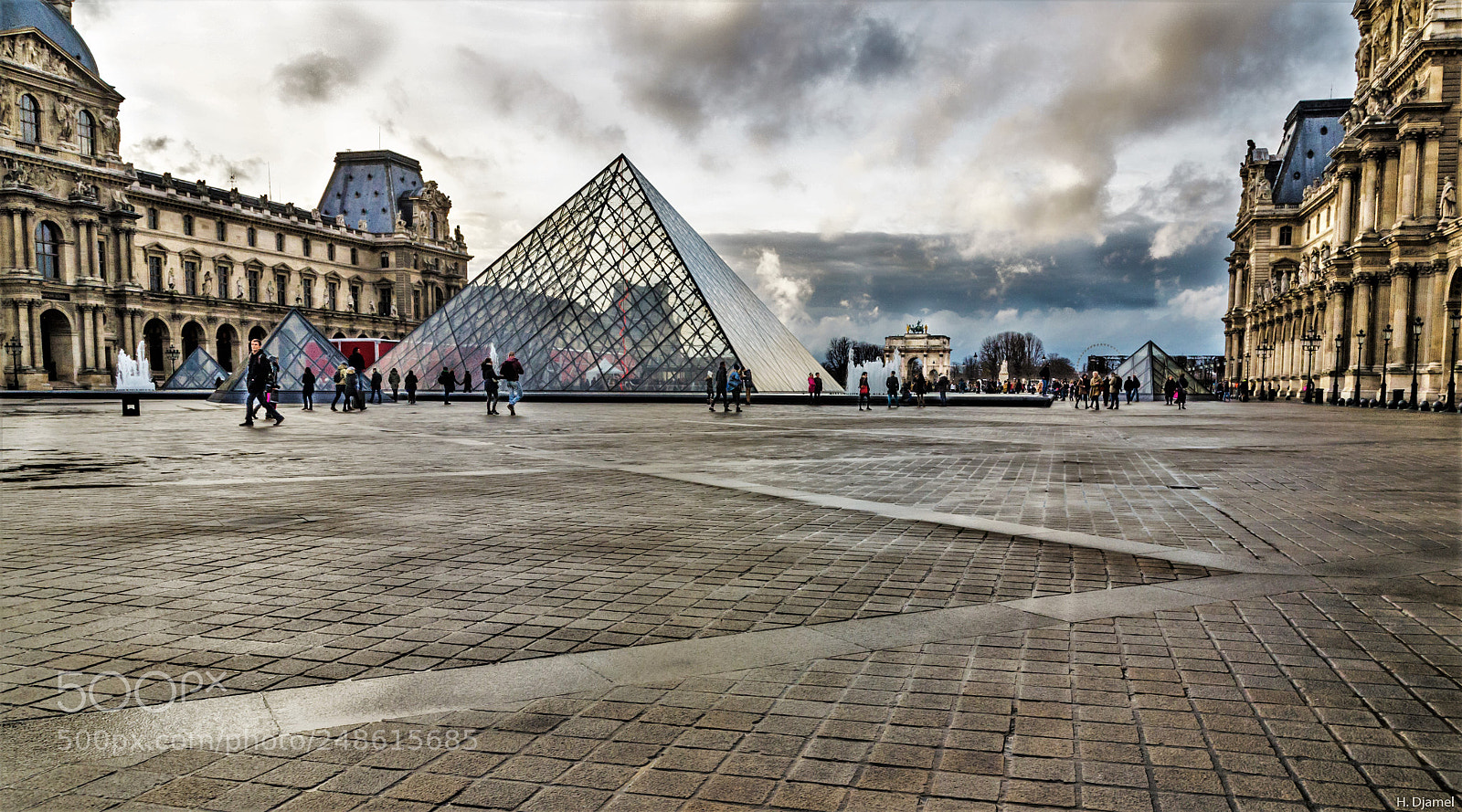 Nikon D5100 sample photo. Pyramide du louvre photography