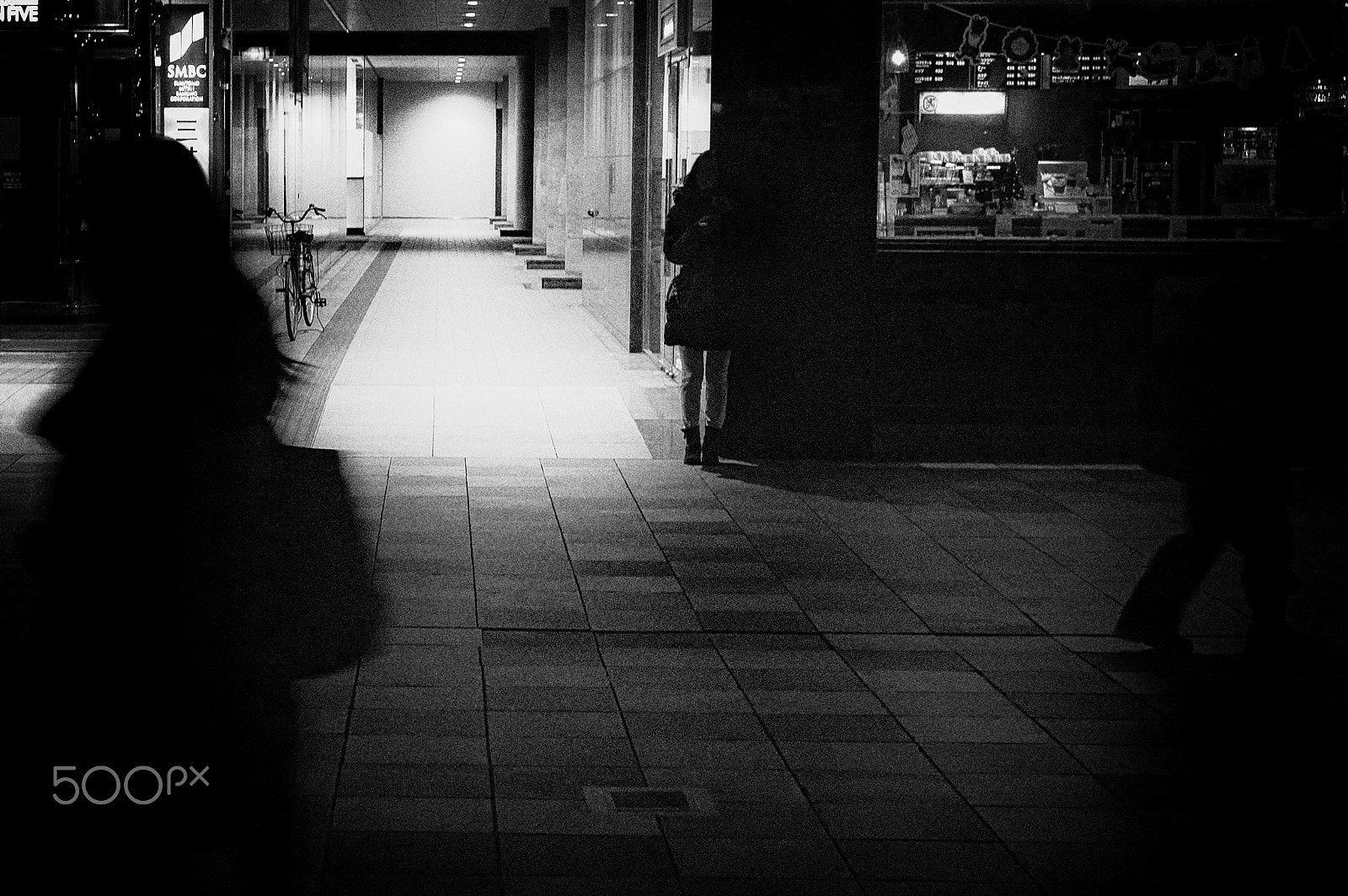 Leica M-Monochrom sample photo. Urban night snap photography