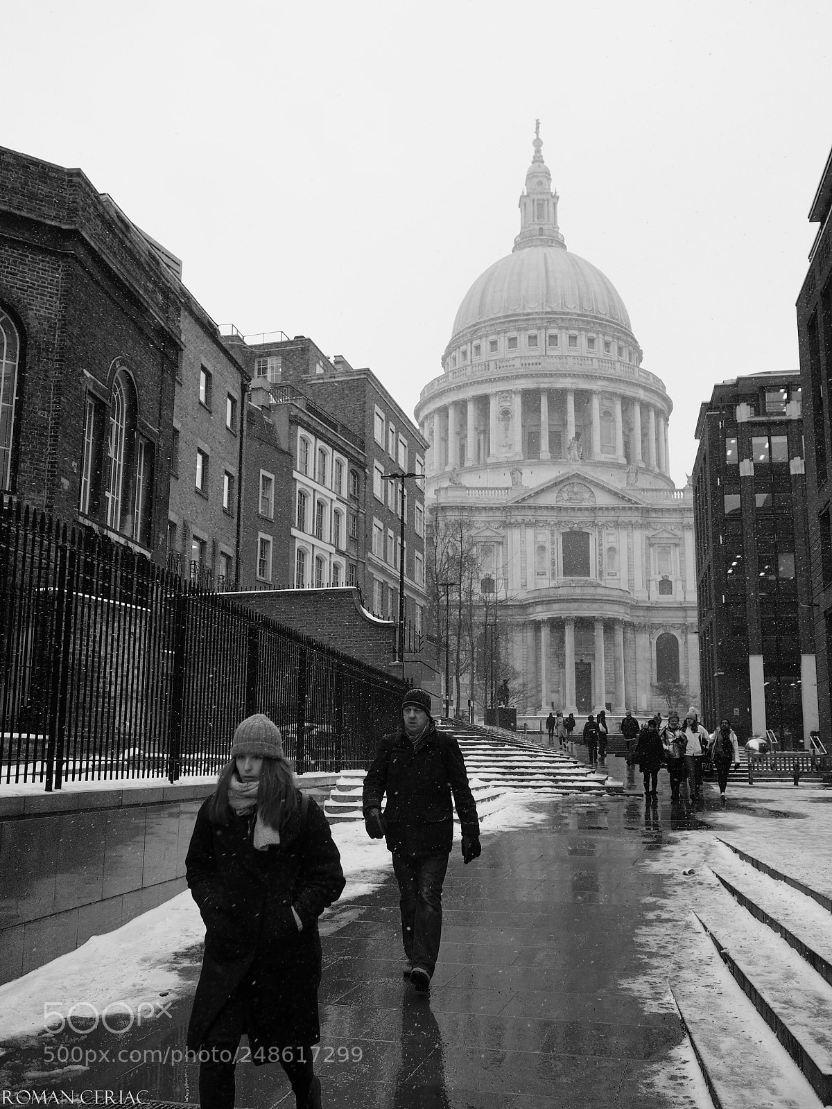 Olympus OM-D E-M10 II sample photo. Snowy st paul’s photography