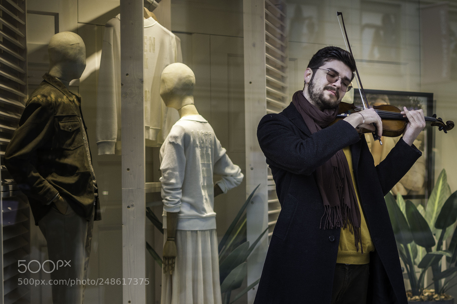 Nikon D7100 sample photo. Violinist on the street photography