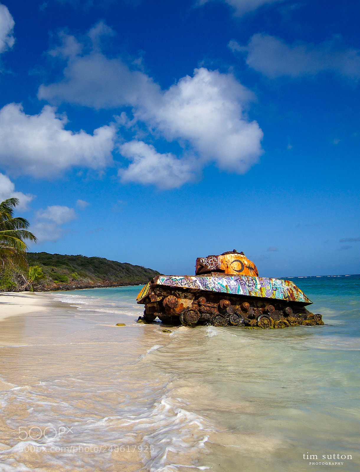 Sony SLT-A55 (SLT-A55V) sample photo. Beached tank photography