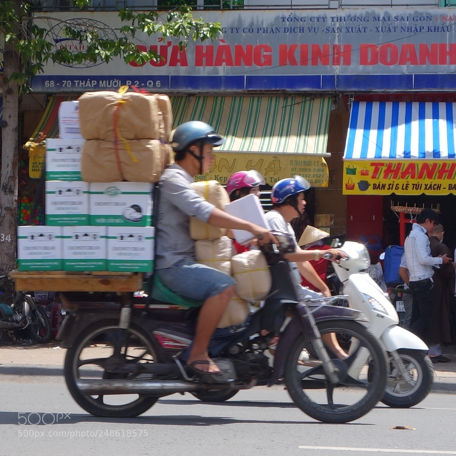 Sony Cyber-shot DSC-RX100 II sample photo. Vn people lot() photography