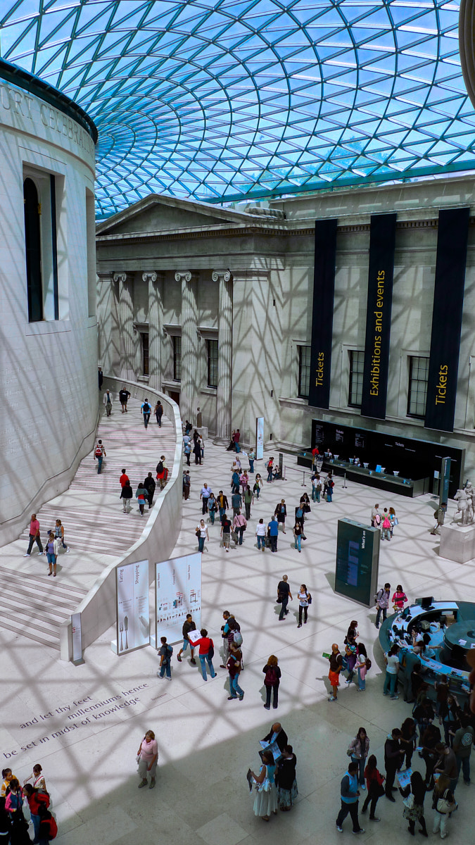 Panasonic Lumix DMC-LX3 sample photo. London museum photography