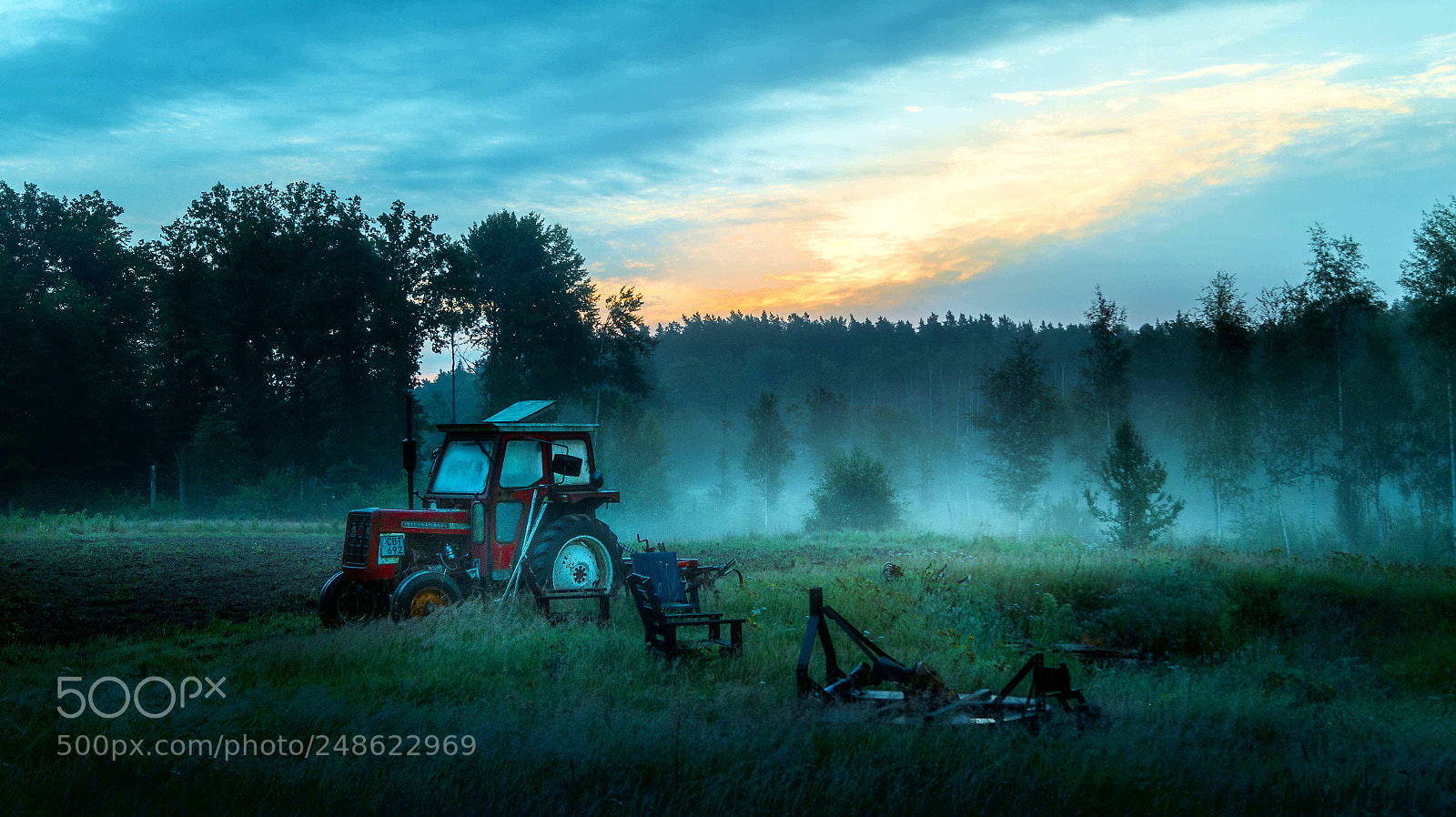 Sony SLT-A58 sample photo. Misty fields photography