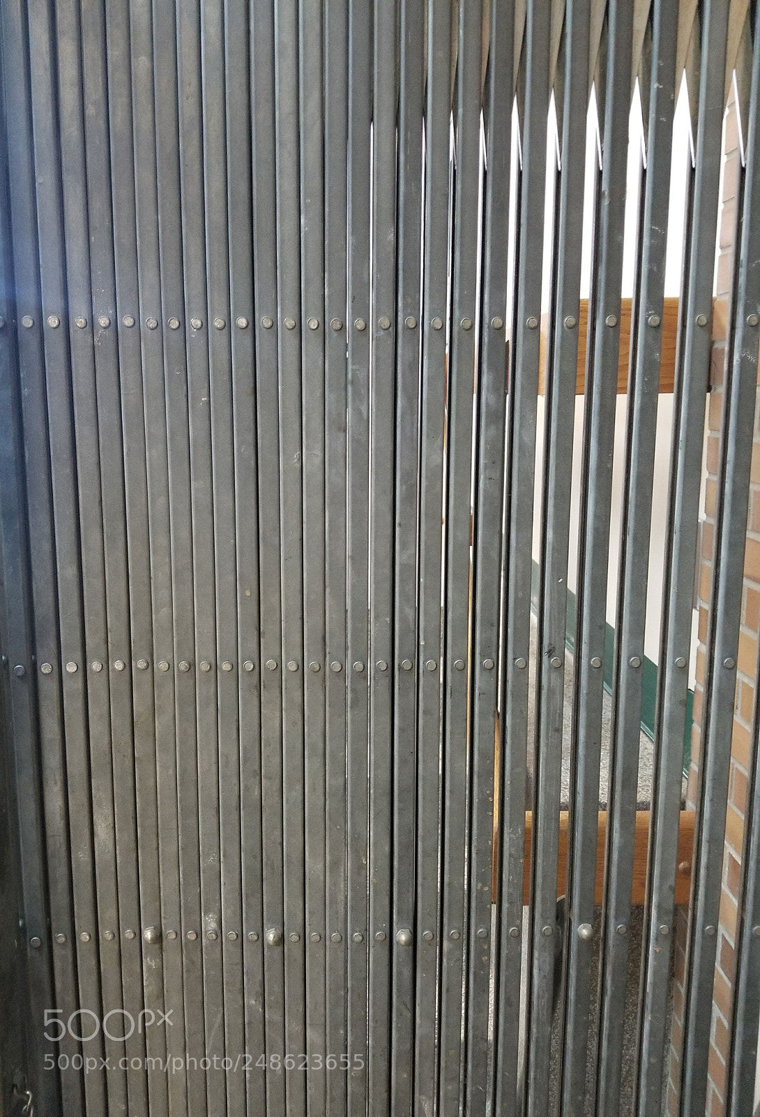 Samsung Galaxy S8 sample photo. Vertical lines photography