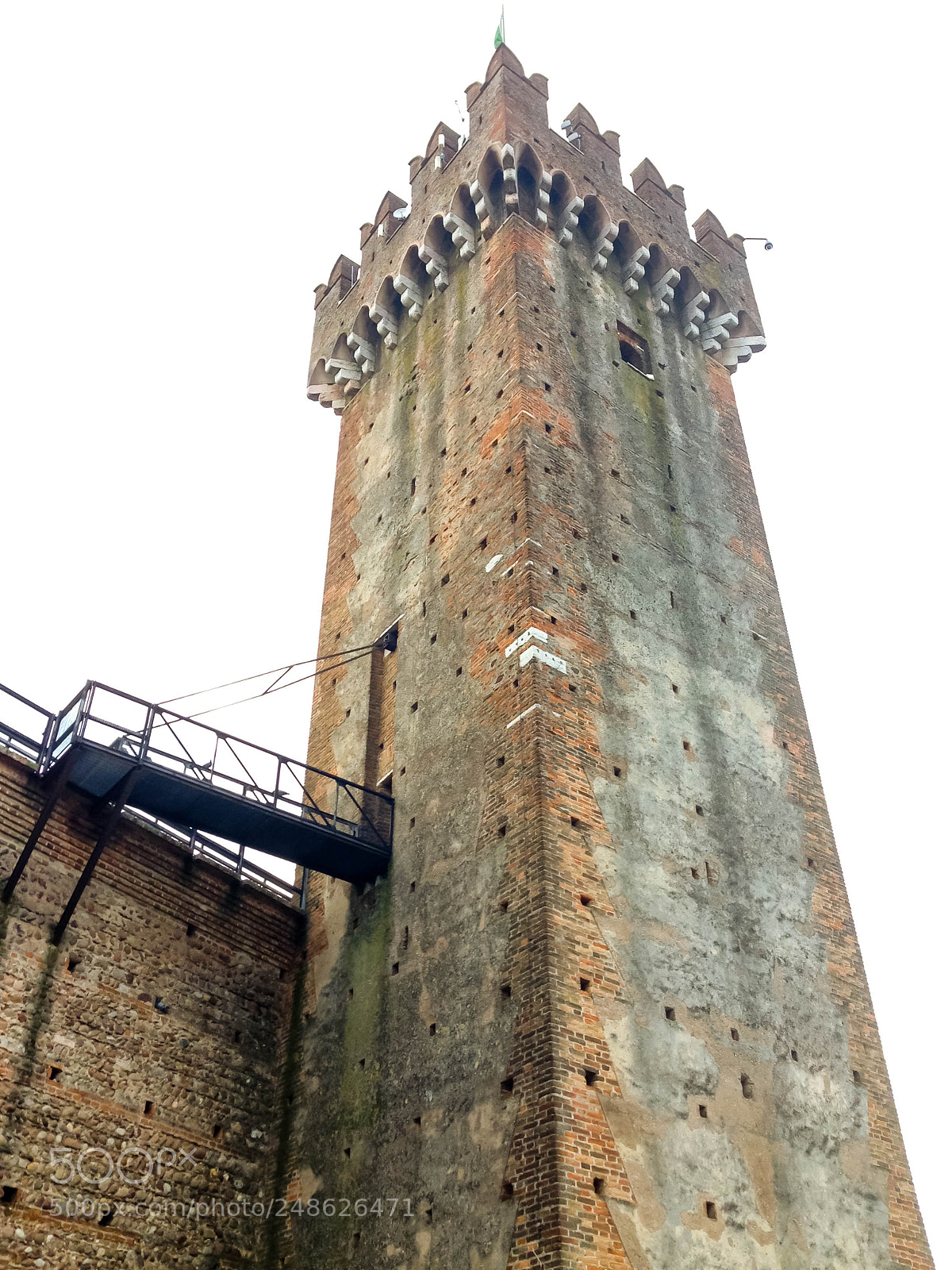 Apple iPhone 5 sample photo. Castle in borghetto photography