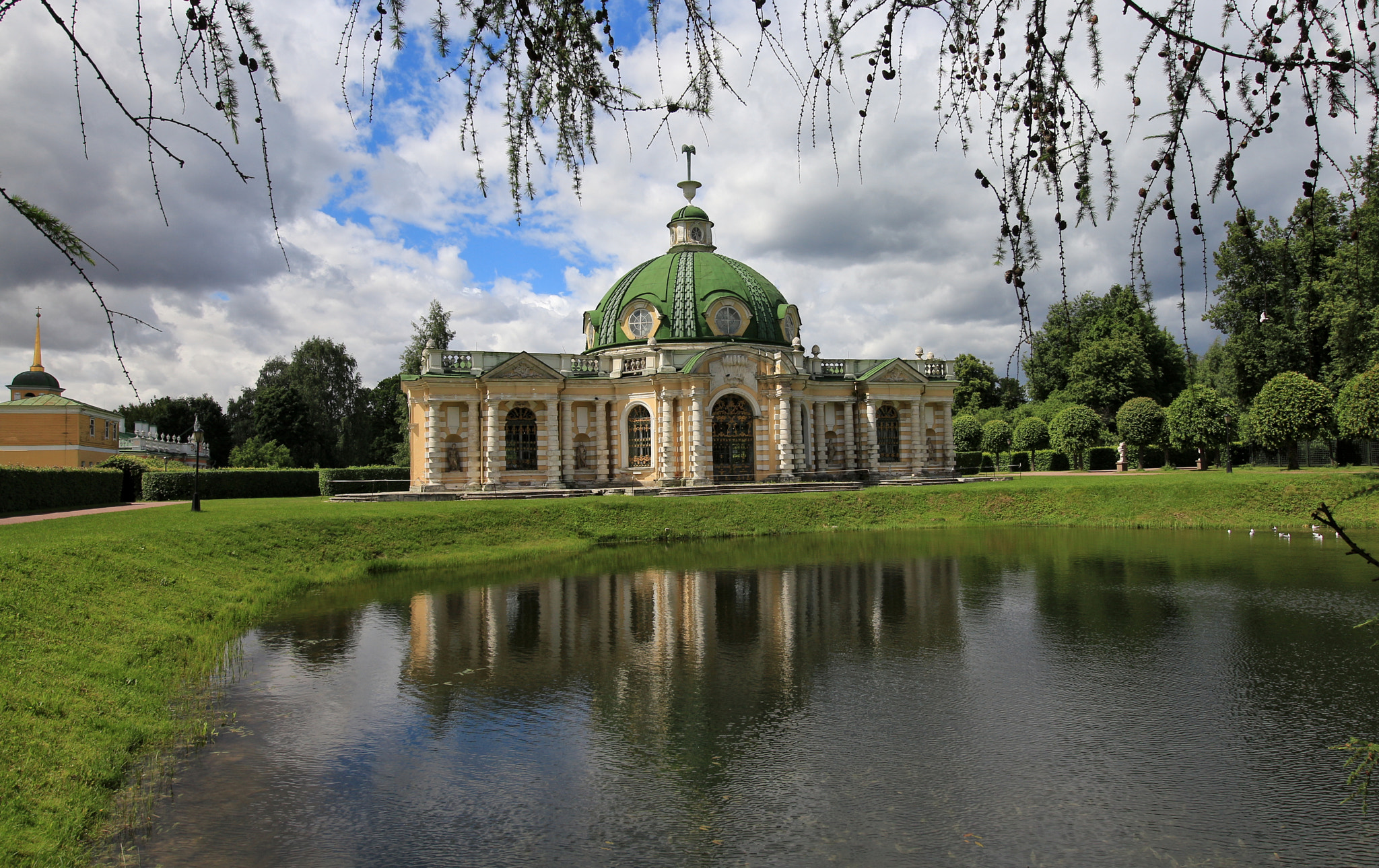 Canon EOS 650D (EOS Rebel T4i / EOS Kiss X6i) sample photo. Pavilion grotto in kuskovo at moscow photography