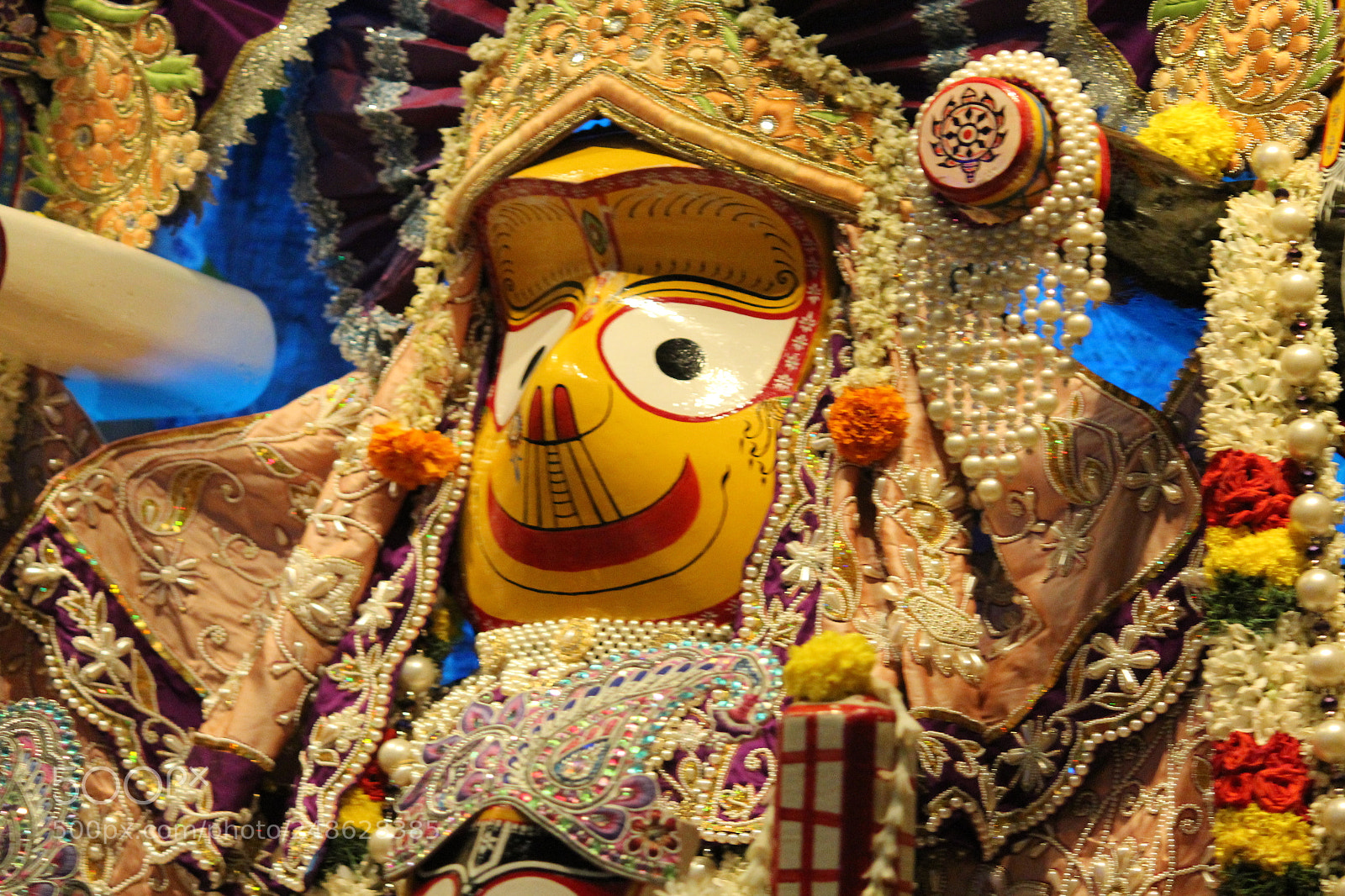 Canon EF-S 55-250mm F4-5.6 IS II sample photo. Iskcon photography