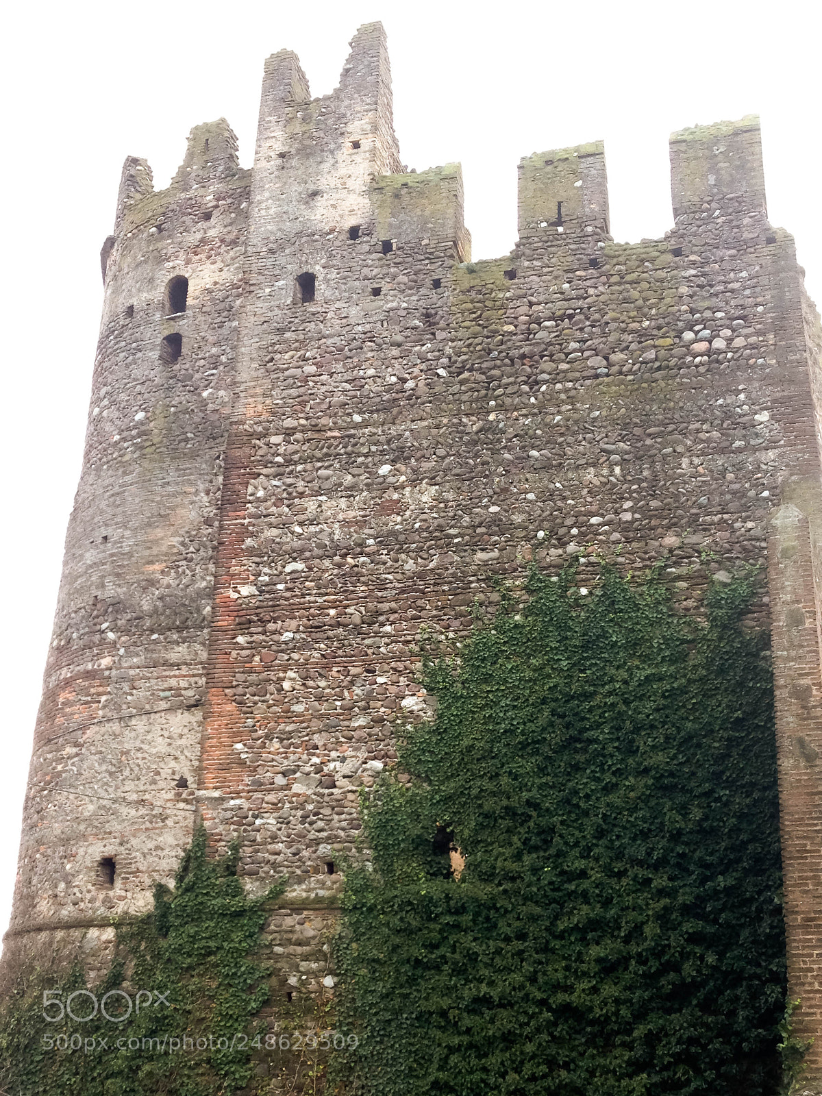 Apple iPhone 5 sample photo. Castle in borghetto photography