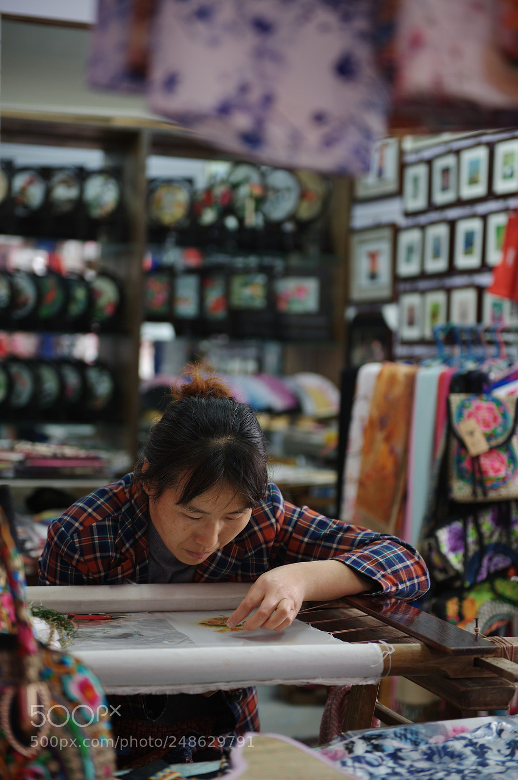 Nikon D700 sample photo. Concentrated embroider woman, suzhou photography