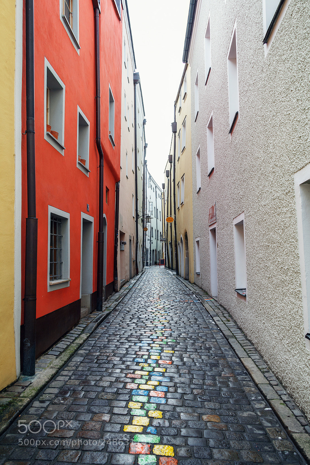 Canon EOS 650D (EOS Rebel T4i / EOS Kiss X6i) sample photo. Colorful alley photography