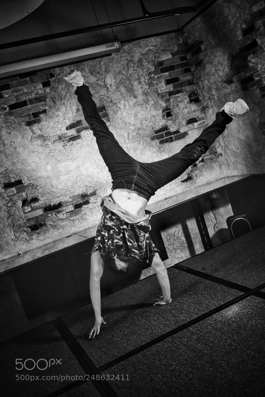 Sony a7R II sample photo. Break dancing photography